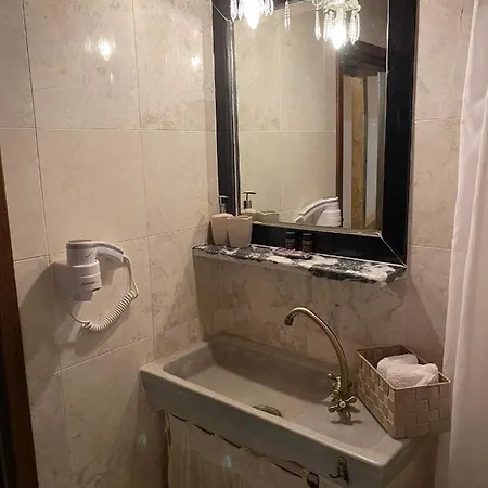 Guesthousekamara Guest house