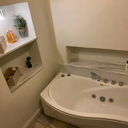 Guesthousekamara Vendégház